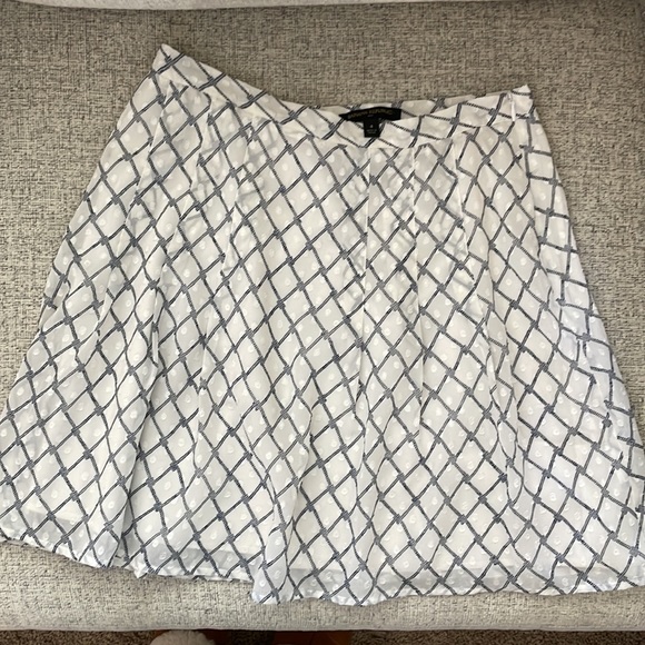 EUC banana republic silk skirt size 4 - Picture 3 of 8